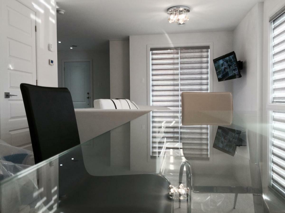 Luxury Two Story Villa Unit A Λαβάλ Εξωτερικό φωτογραφία