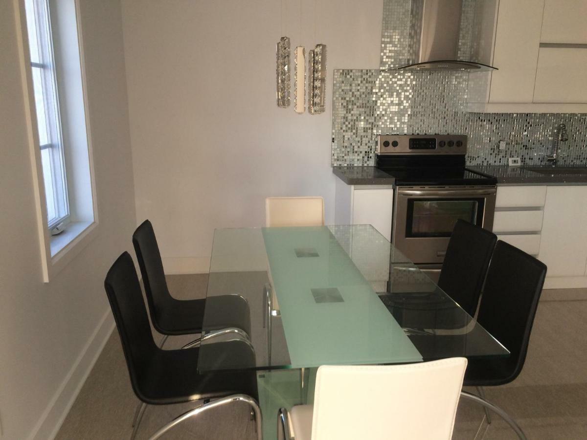 Luxury Two Story Villa Unit A Λαβάλ Εξωτερικό φωτογραφία